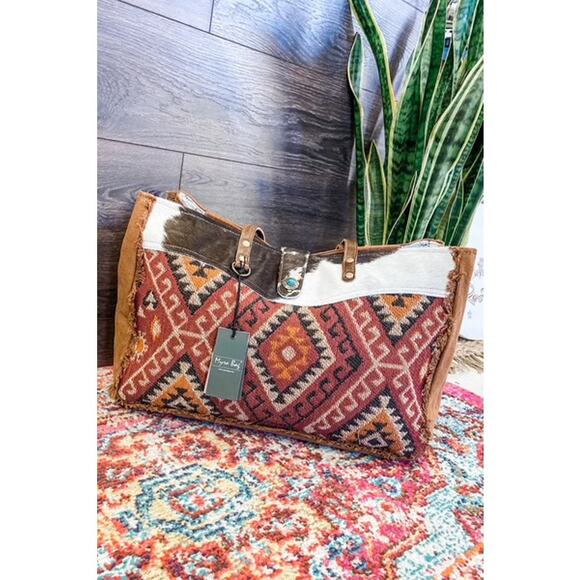 Myra Leather Cotton Boho Western Rodeo Berry Cowhide Weekender Zipper Tote Bag - Picture 15 of 15